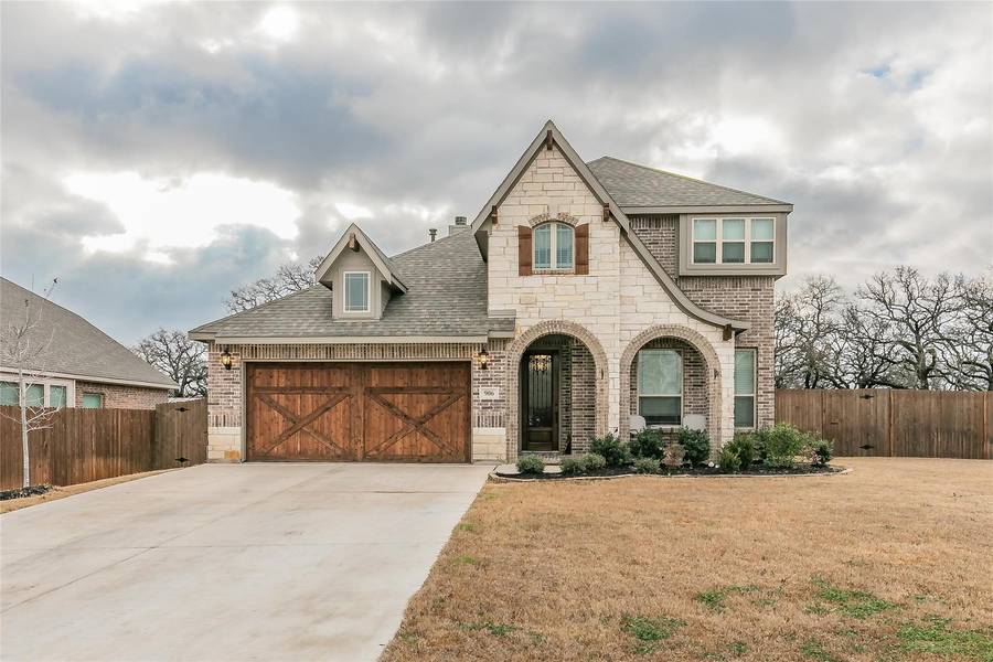 906 Royal Court, Mansfield, TX 76063