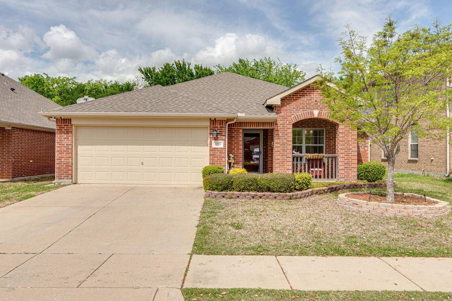 1725 Duck Cove Drive, Aubrey, TX 76227