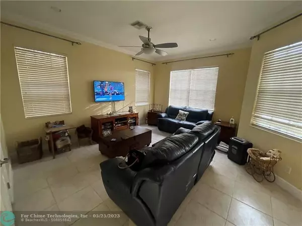 Davie, FL 33328,3339 Lakeside Dr  #3339