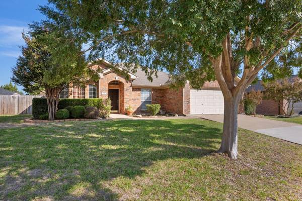 625 Ember Lane, Mansfield, TX 76063