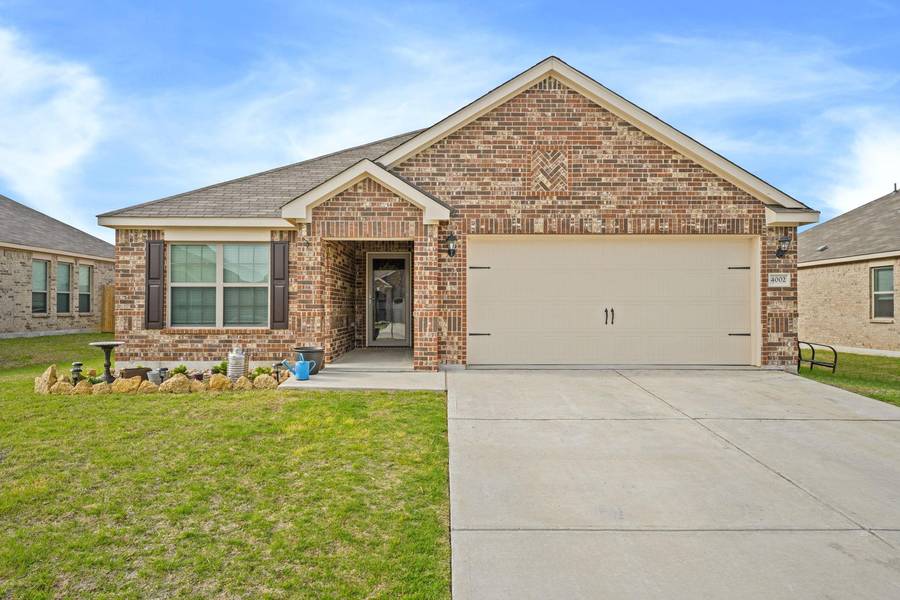 4002 Lakeview Drive, Sanger, TX 76266