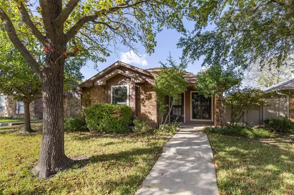 1131 Hemlock Drive, Desoto, TX 75115