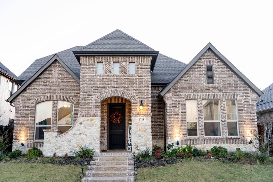 1718 SILVER MARTEN Trail, Arlington, TX 76005