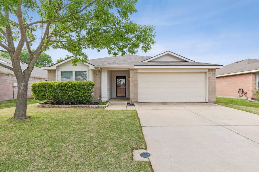 4144 Justin Drive, Fort Worth, TX 76244