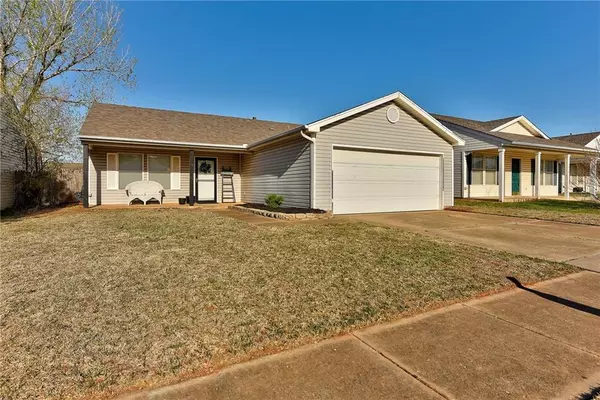 921 Periwinkle Drive, Yukon, OK 73099