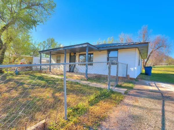 1810 E Garfield Avenue, Guthrie, OK 73044