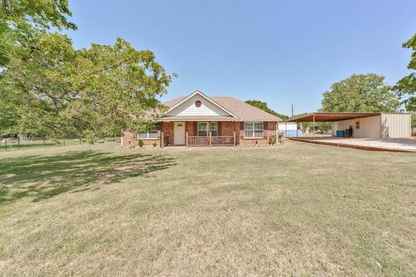 396 Private Road 2698,  Alvord,  TX 76225