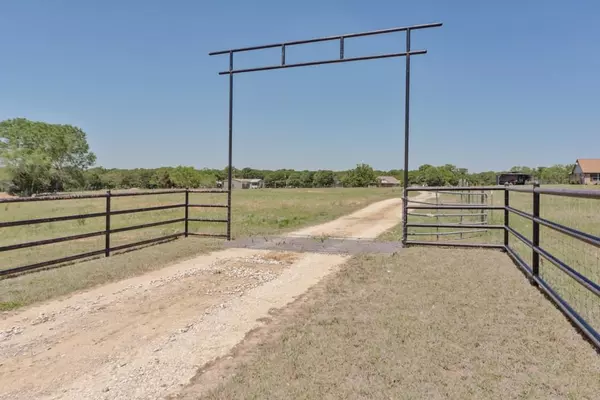 Alvord, TX 76225,396 Private Road 2698