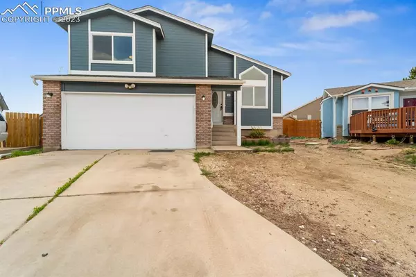 749 Memory LN, Fountain, CO 80817