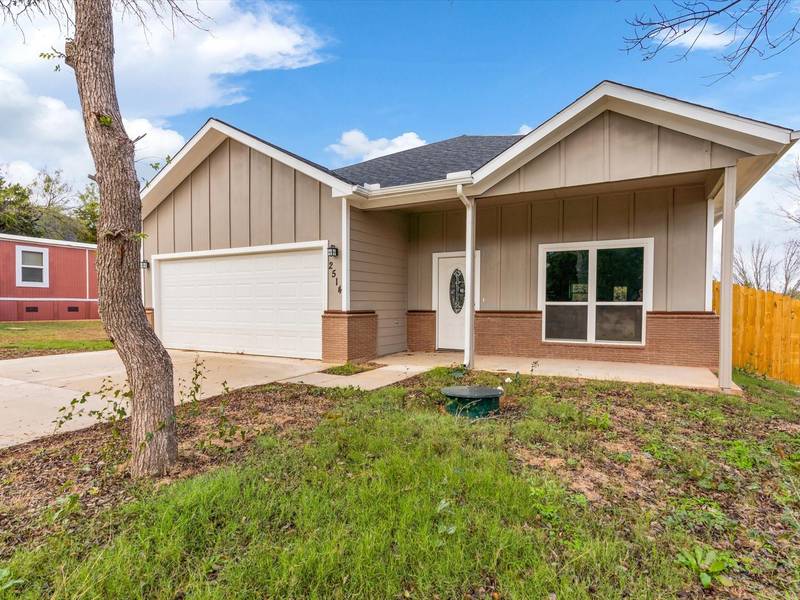 2514 Austin Court, Granbury, TX 76048