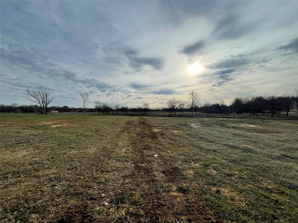 431 Lower Tonk, Graham, TX 76450