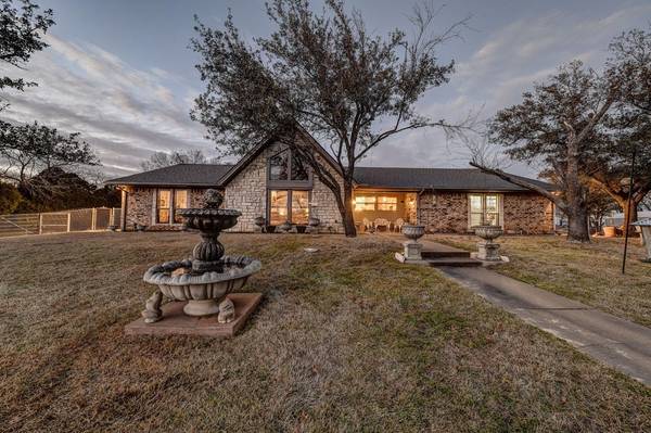 146 County Road 3294, Decatur, TX 76234