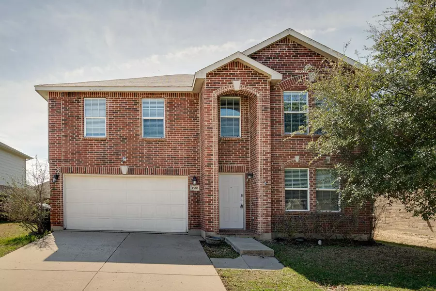 4520 Mountain Oak Street, Fort Worth, TX 76244