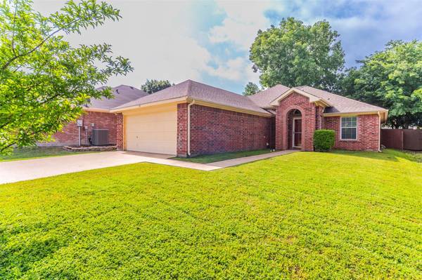 90 Elmwood Trail, Waxahachie, TX 75165