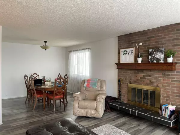 Calgary, AB T2K 5L3,607 63 AVE NW