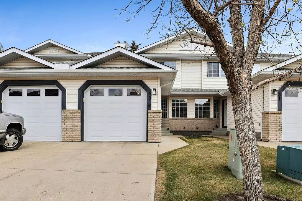 Calgary, AB T3B 5R4,29 Silvergrove Close NW