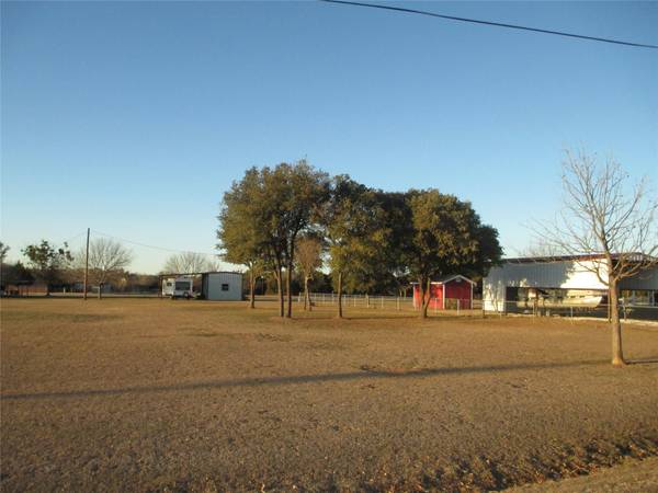 65 Thousand Oak Drive, Whitney, TX 76692