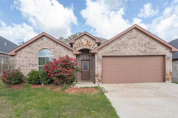 1912 Town Creek Circle, Weatherford, TX 76086