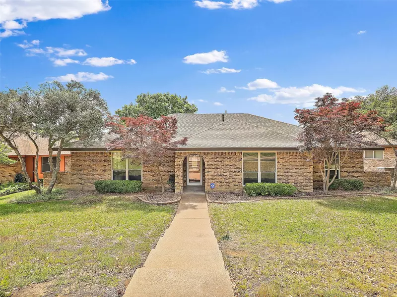 4032 Los Robles Drive, Plano, TX 75074