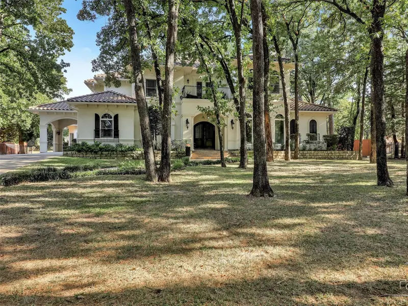 1801 Larkspur Court, Southlake, TX 76092