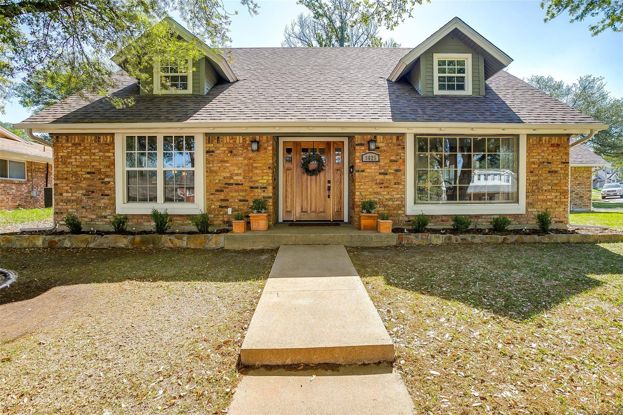 5625 Wonder Drive, Fort Worth, TX 76133
