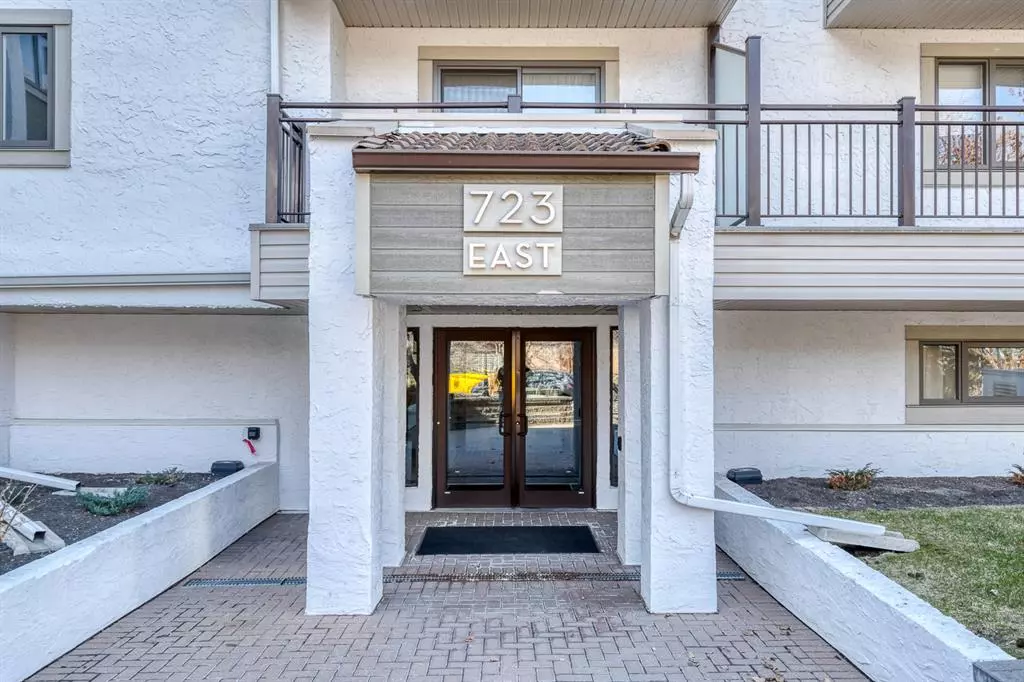 Calgary, AB T2V 4Z3,723 57 AVE SW #105