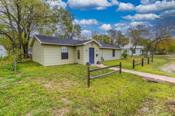 141 E Mckinney Avenue, Cooper, TX 75432