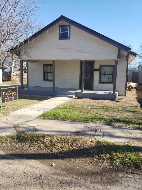 1906 J Avenue, Brownwood, TX 76801