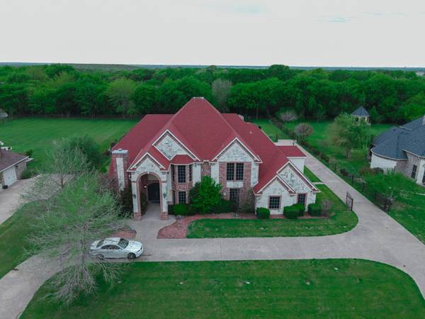 1717 High Valley Lane, Cedar Hill, TX 75104