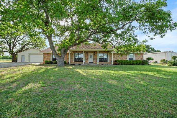 305 Dennis Road, Lipan, TX 76462