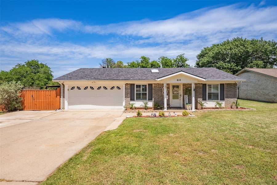 610 Shelmar Drive, Euless, TX 76039