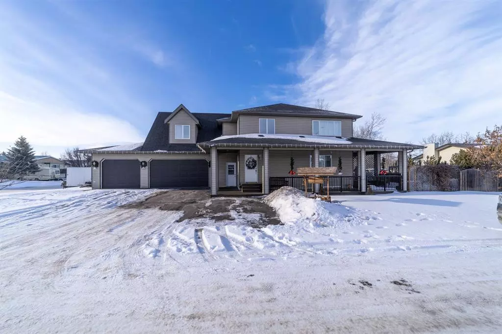 Bowden, AB T0M0K0,2126 23 Avenue Close