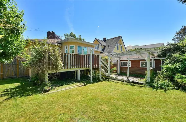 Oak Bay, BC V8S 5C3,798 Linkleas Ave