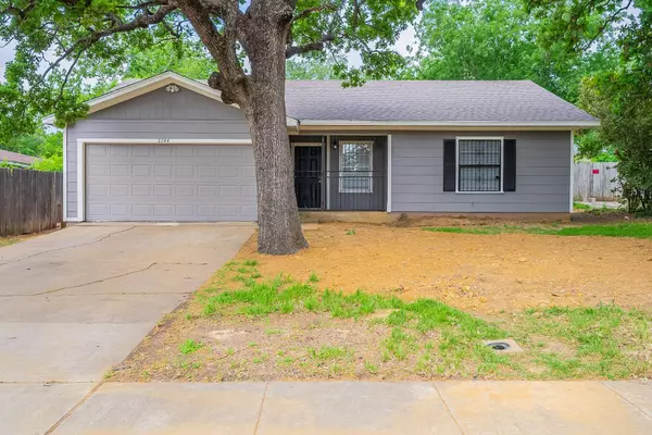 2744 Canton Drive, Fort Worth, TX 76112