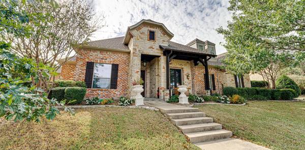 172 Stoneleigh Drive, Heath, TX 75032