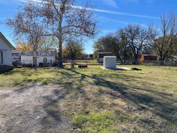 Alvord, TX 76225,210 Boling Street