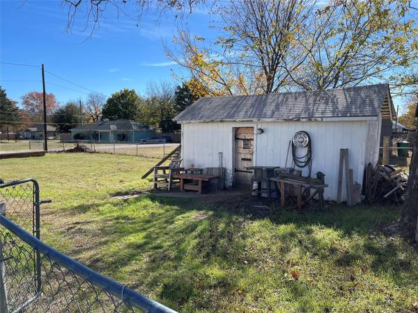 Alvord, TX 76225,210 Boling Street