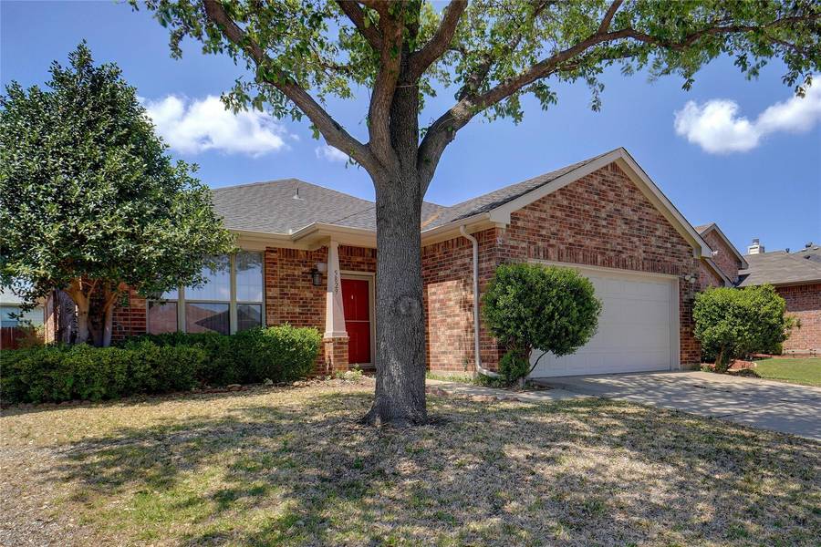 5829 Arena Circle, Fort Worth, TX 76179