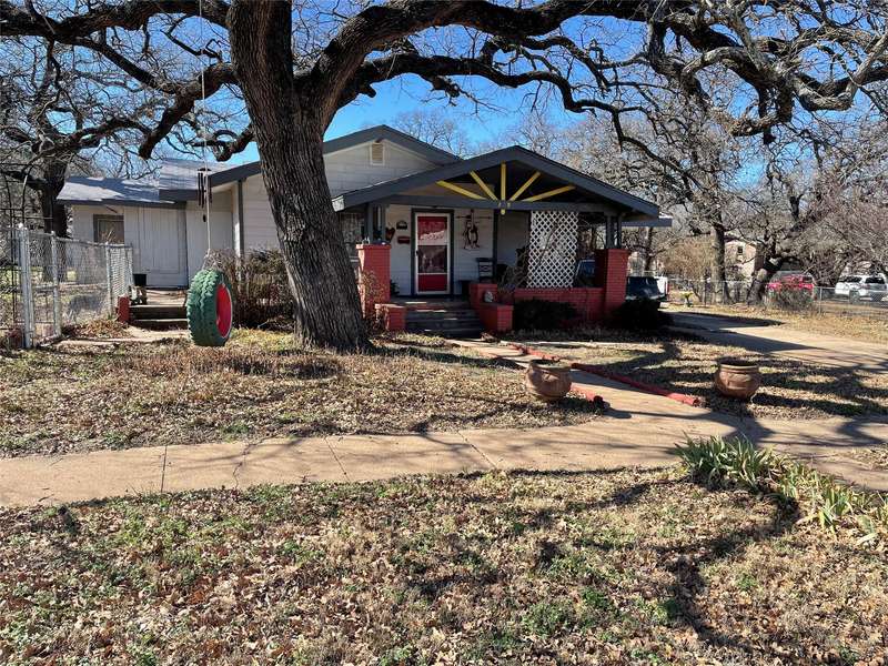 209 S Oak St Street, Eastland, TX 76448