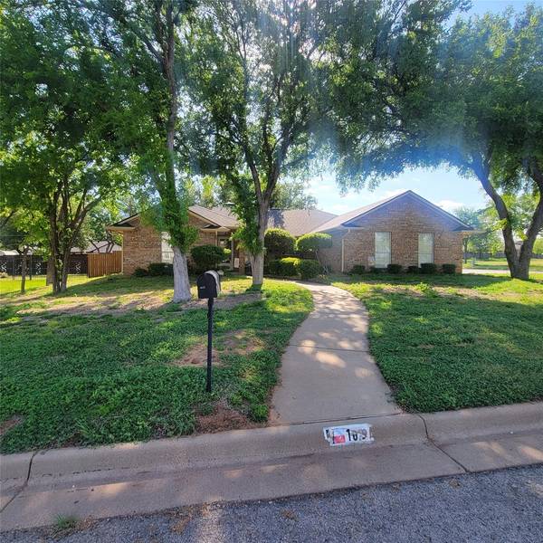 1029 Westwood Drive, Graham, TX 76450