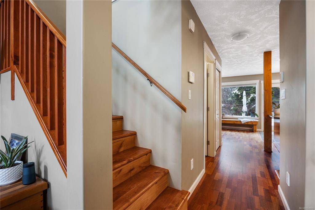 Courtenay, BC V9N 9C8,2787 1st St #113