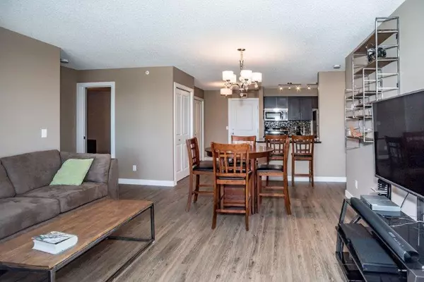 Airdrie, AB T4B 3V7,403 Mackenzie WAY SW #6407