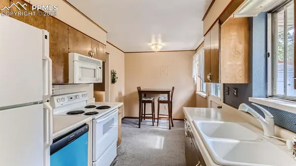 Colorado Springs, CO 80909,2003 N Circle DR