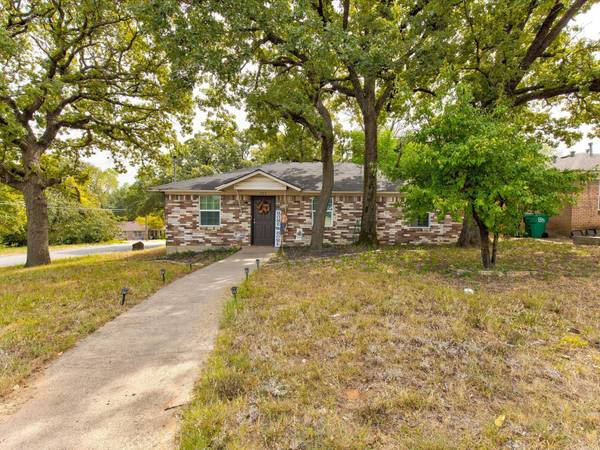 704 Boardwalk Lane, Denton, TX 76205