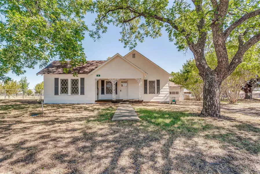 110 W Brown Street, Lipan, TX 76462