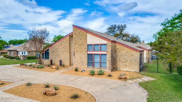 7203 E Claybrook Drive,  Dallas,  TX 75231