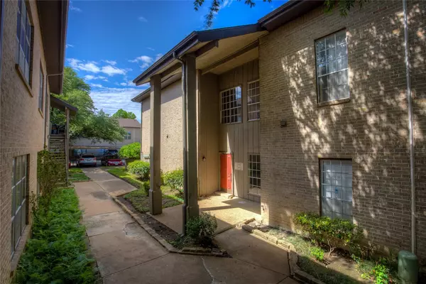 10437 High Hollows Drive #219, Dallas, TX 75230