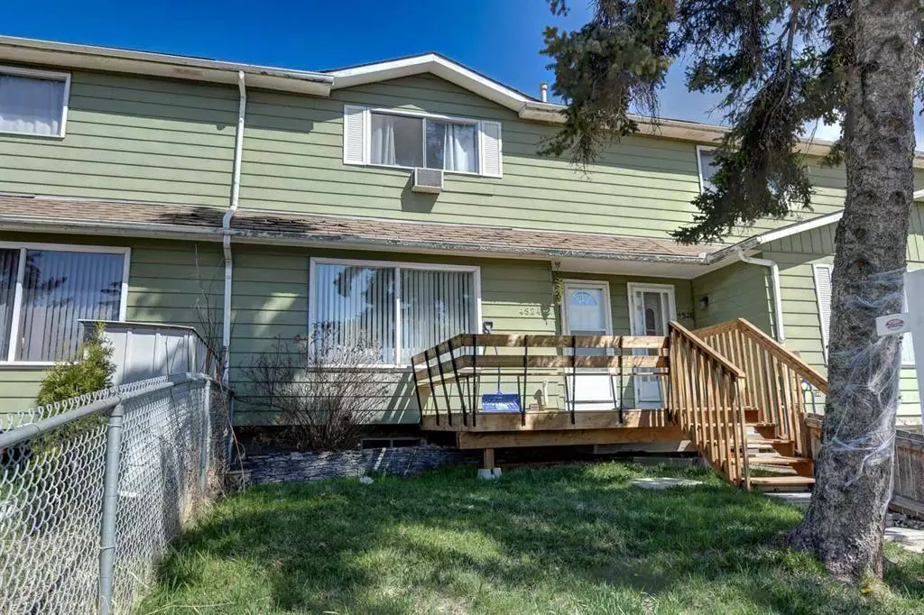 Calgary, AB T1Y 3M2,4524 7 AVE SE