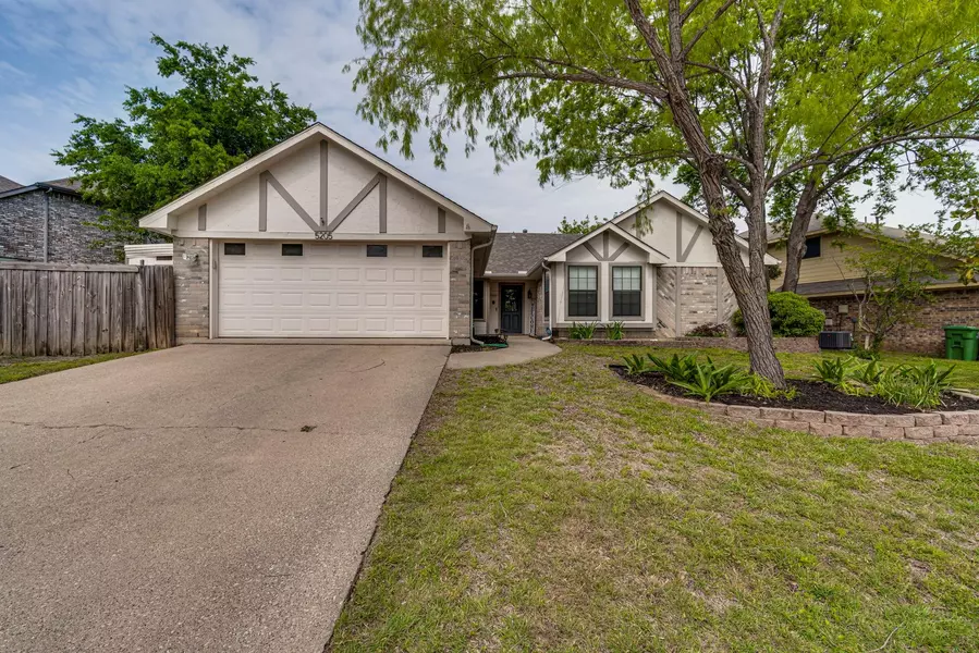 5205 Prairie Creek Drive, Flower Mound, TX 75028