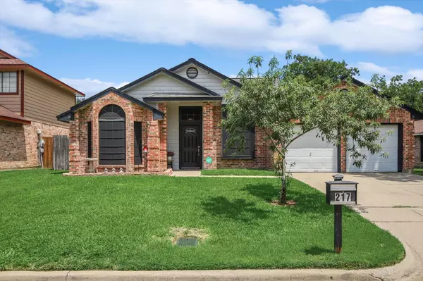 217 Iberis Drive, Arlington, TX 76018